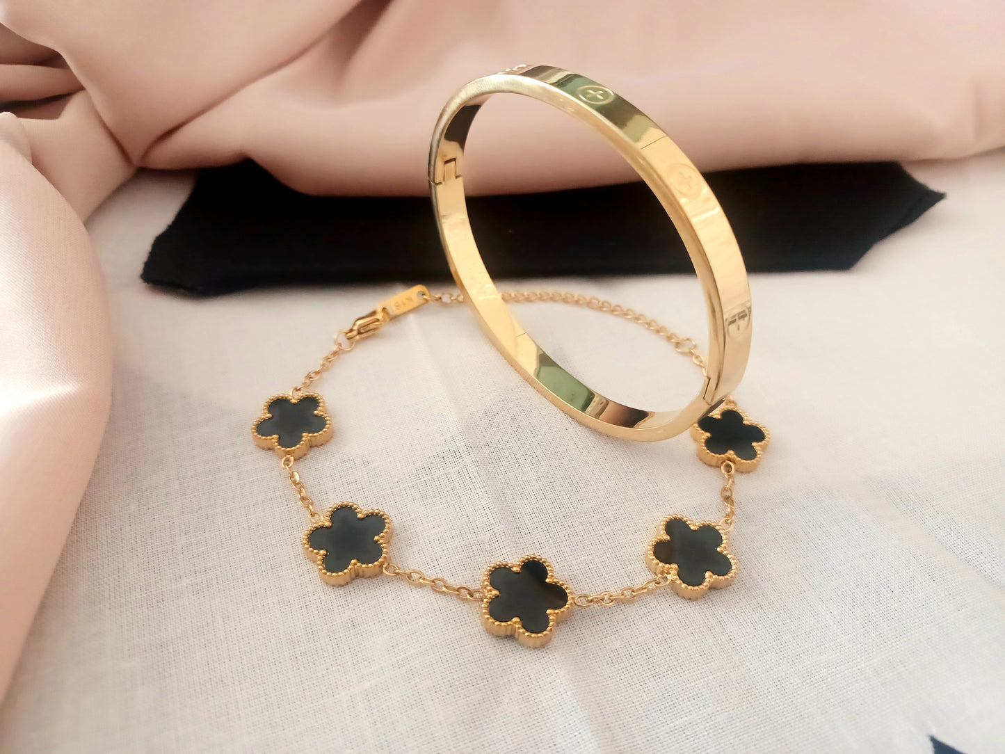 2Pcs Stackable Pearl Clover Cuff Bangle Bracelet Silver Black