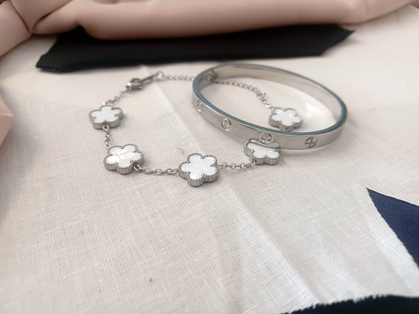 2Pcs Stackable Pearl Clover Cuff Bangle Bracelet Silver Black