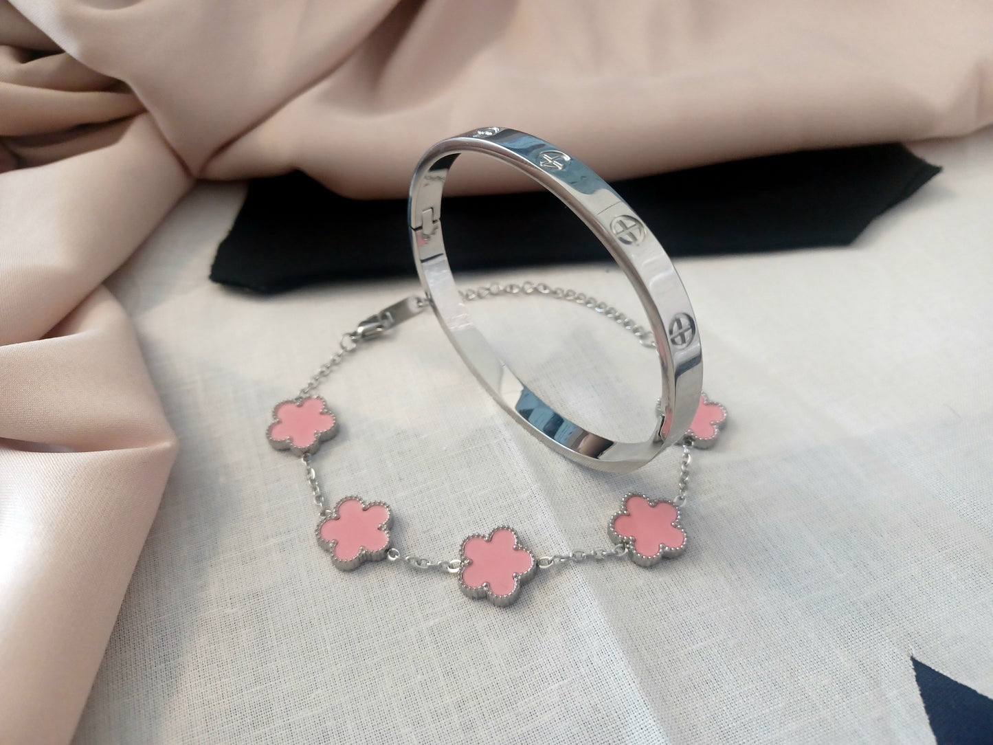 2Pcs Stackable Pearl Clover Cuff Bangle Bracelet Silver Black